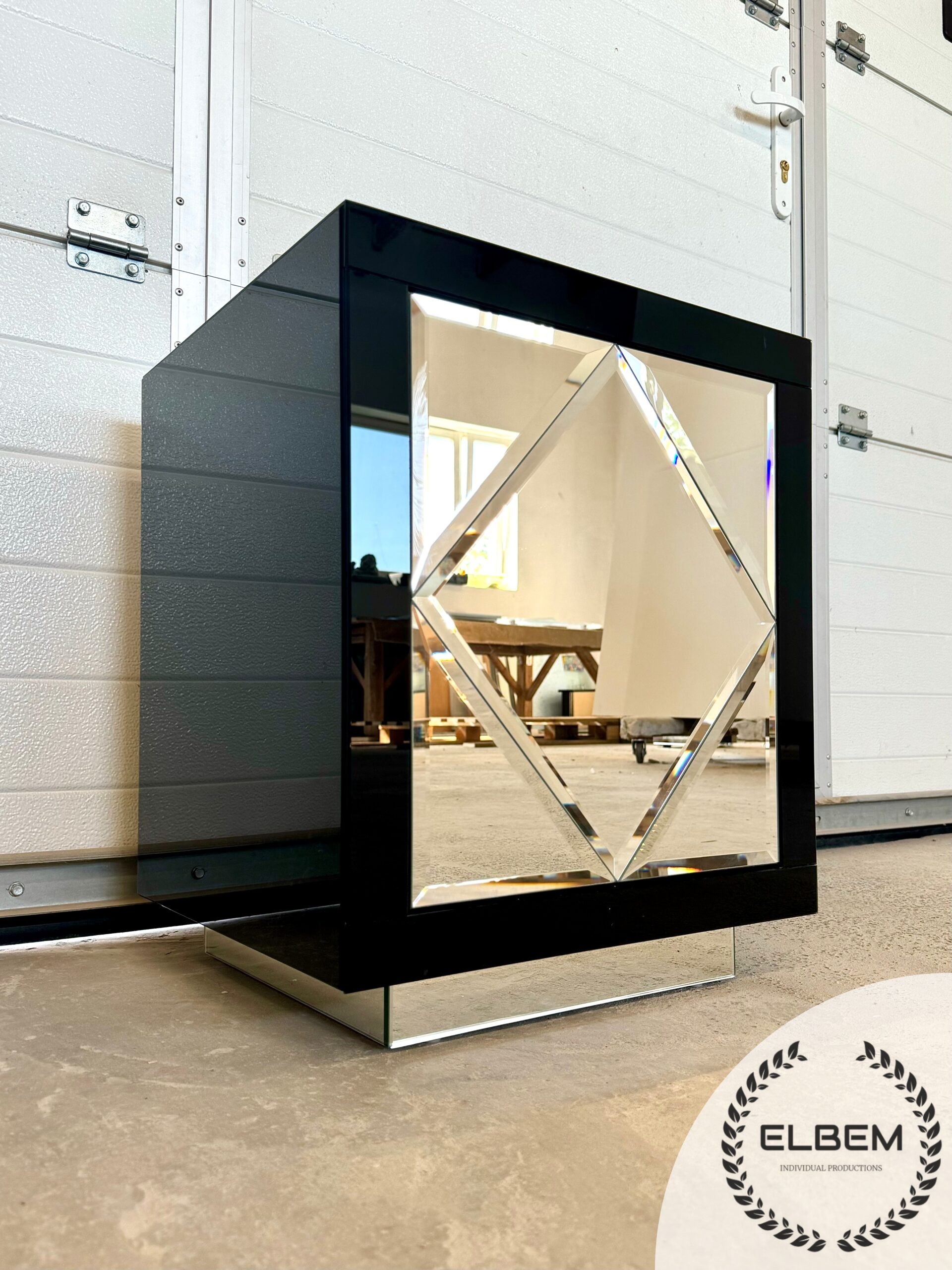 Szklana czarna szafka nocna Glamour ROMBO - obrazek 3